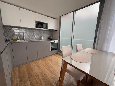 Apartamento de 1 dormitorio en ALQUILER  TEMPORADA- Península  - BYH4058A