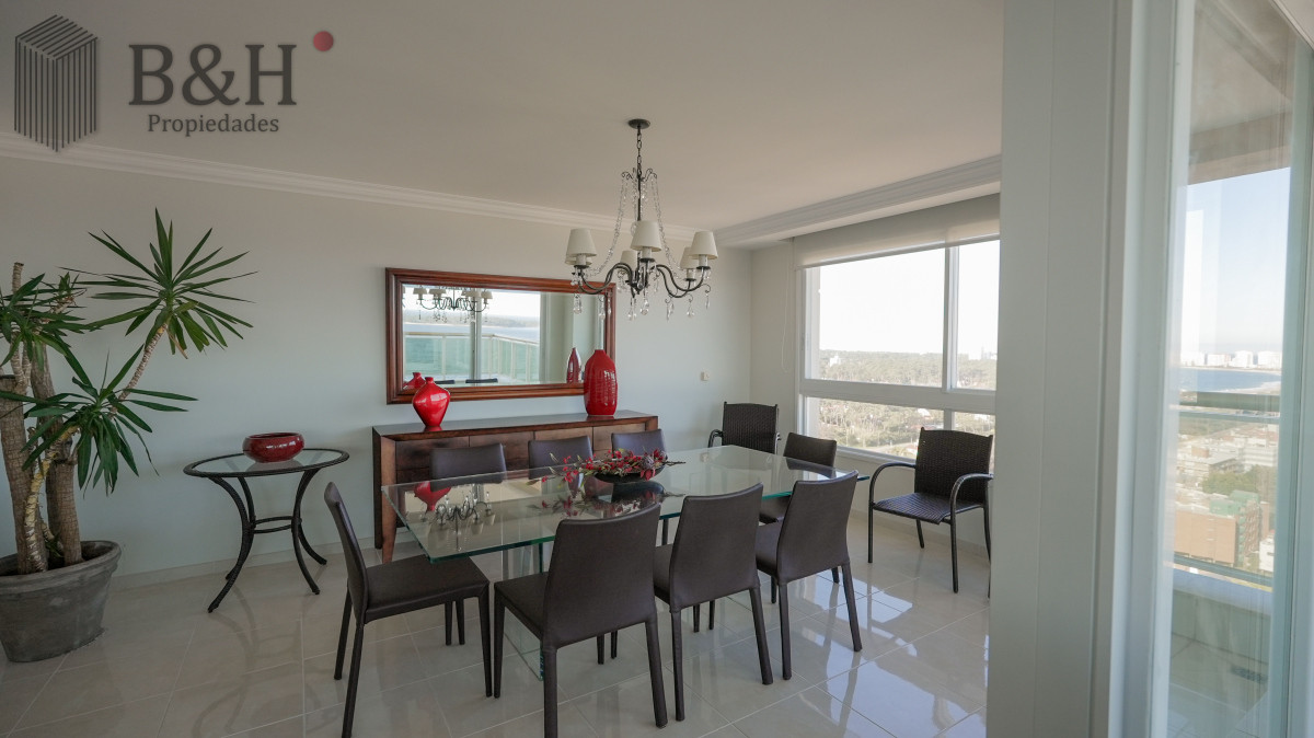 Apartamento de 3 dormitorios a la venta y en alquiler anual - Punta del Este  - BYH4809A