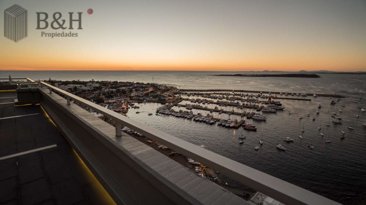Excelente Penthouse en venta punta del este  - BYH5373A