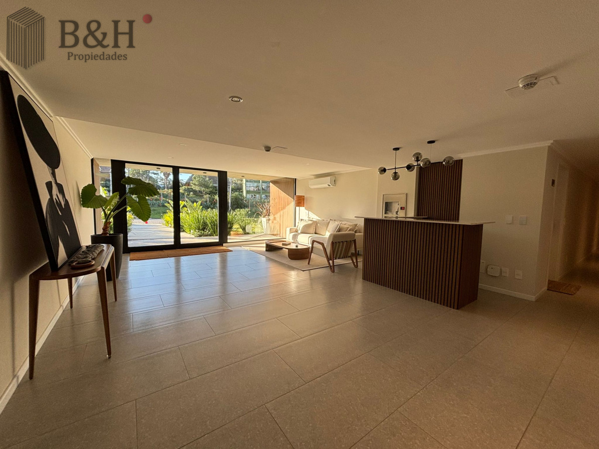 Apartamento ID.4845 - Apartamento en primera línea Alquiler Anual