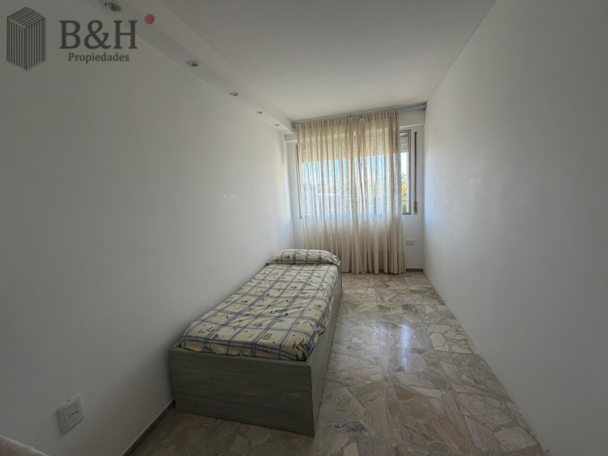 Apartamento ID.5228 - Apartamento de 4 dormitorios en venta, Punta del este 