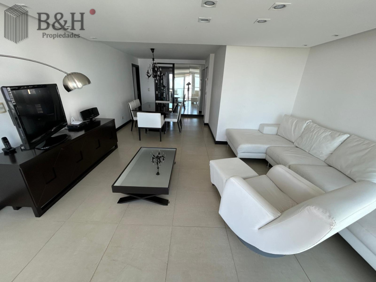Apartamento ID.8036 - Venta Apartamento 3 Dormitorios Playa Mansa Punta del Este