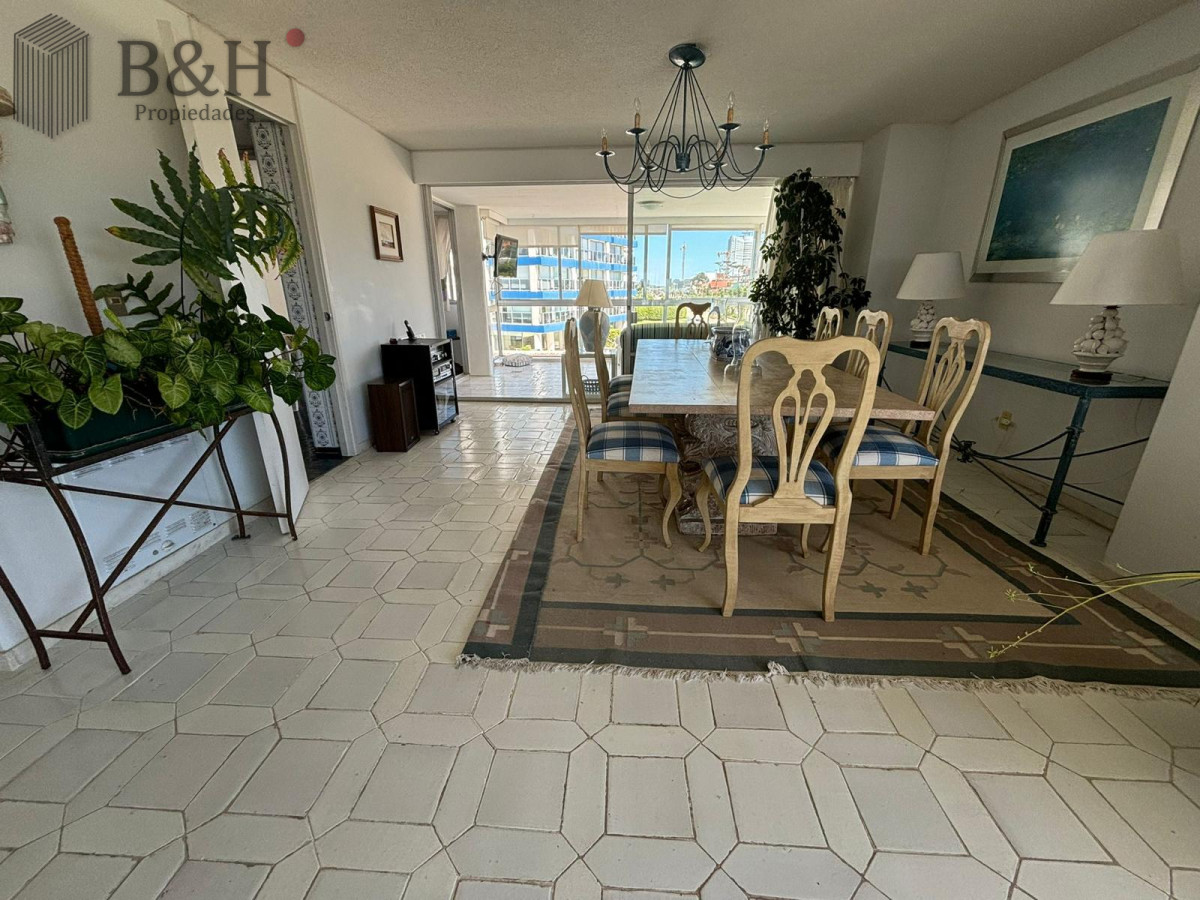 Apartamento ID.4350 - Apartamento de 3 dormitorio a la venta - Brava 