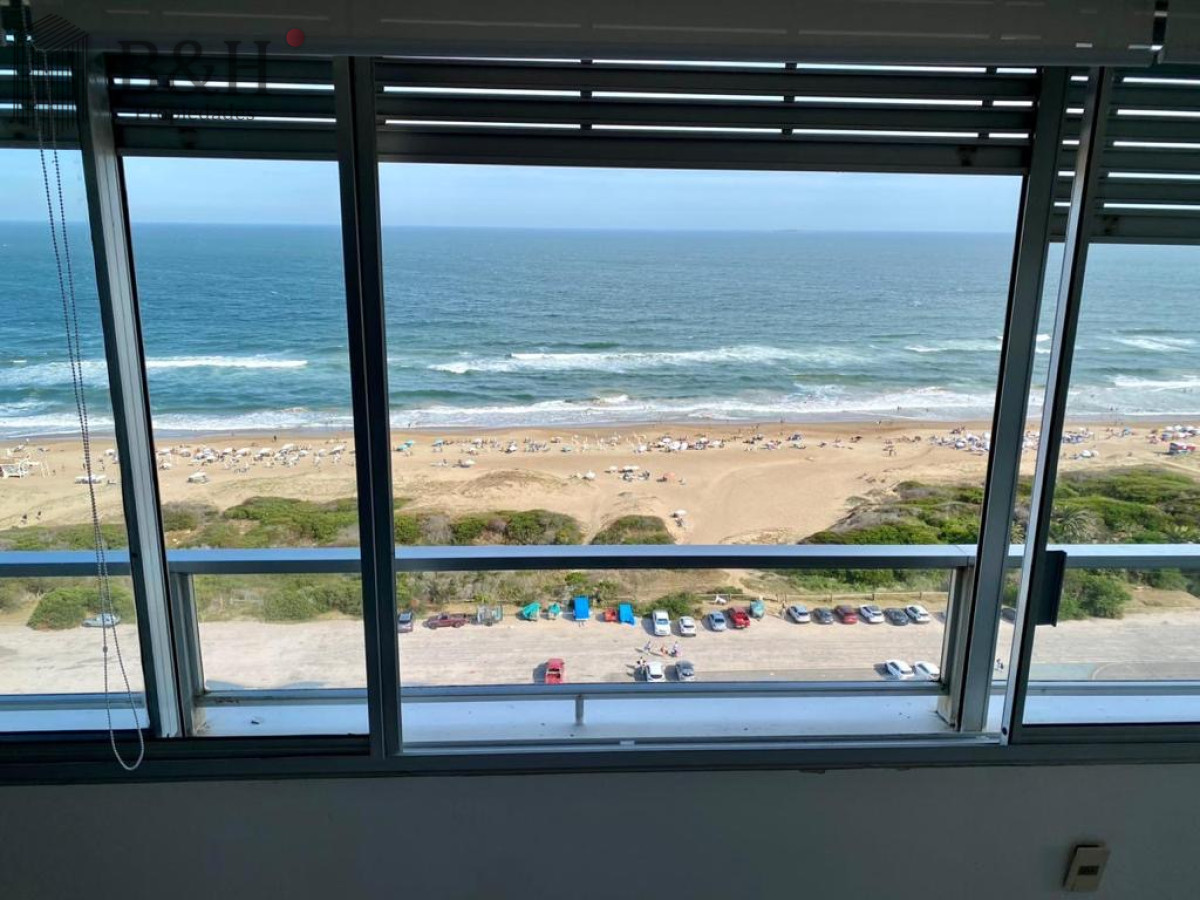Apartamento ID.3408 - Apartamento 3 dormitorios y dependencia frente al mar vista despejada 