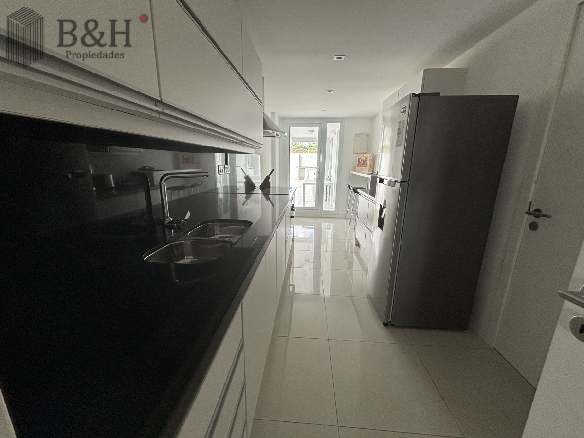 Apartamento ID.3792 - APARTAMENTO 3 DORMITORIOS MAS DEPENDENCIA - MANSA - PUNTA DEL ESTE
