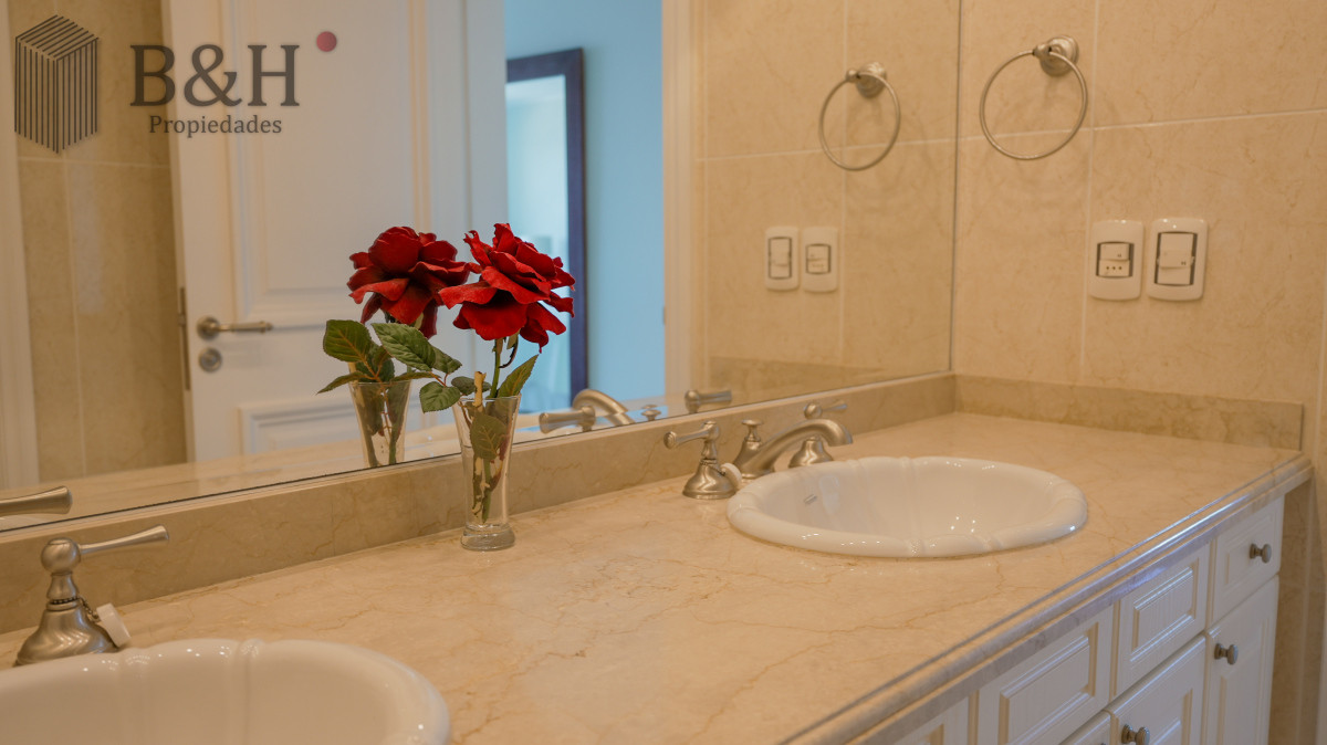 Apartamento ID.4809 - Apartamento de 3 dormitorios a la venta y en alquiler anual - Punta del Este 