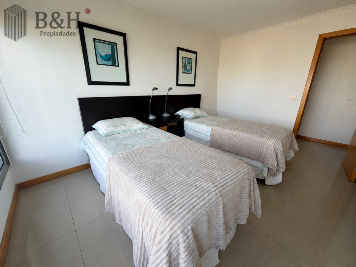 Apartamento ID.8055 - Apartamento 3 Dormitorios Avenida Roosevelt Punta del Este Cochera