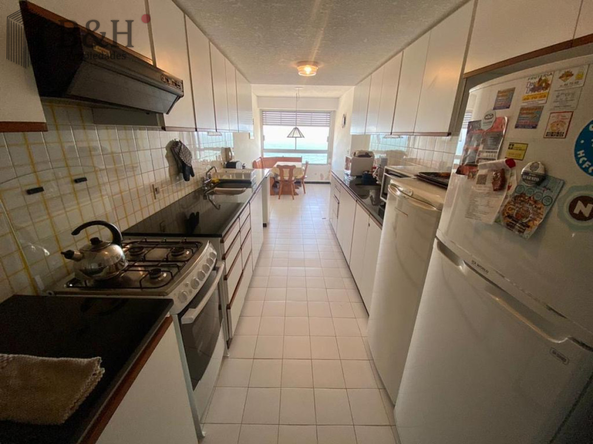 Apartamento ID.3408 - Apartamento 3 dormitorios y dependencia frente al mar vista despejada 
