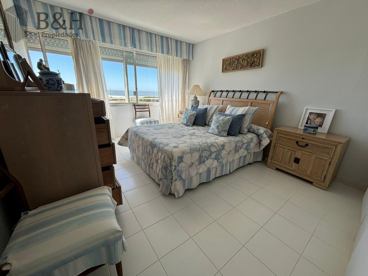 Apartamento ID.4350 - Apartamento de 3 dormitorio a la venta - Brava 