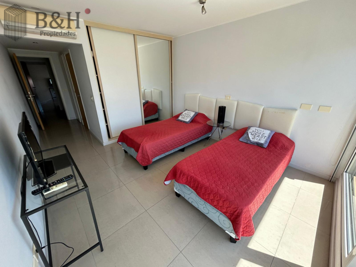 Apartamento ID.6205 - Apartamento de 3 dormitorios en venta, Punta del Este