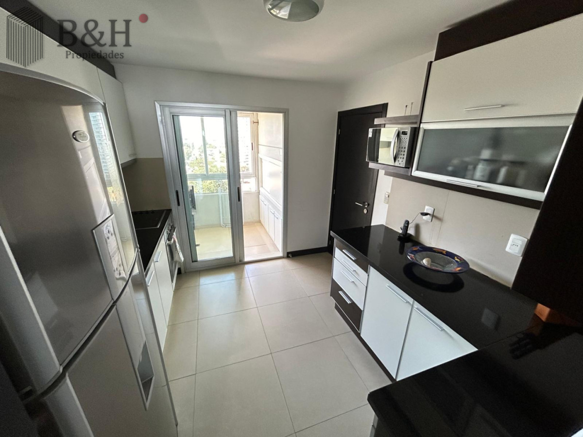 Apartamento ID.8036 - Venta Apartamento 3 Dormitorios Playa Mansa Punta del Este