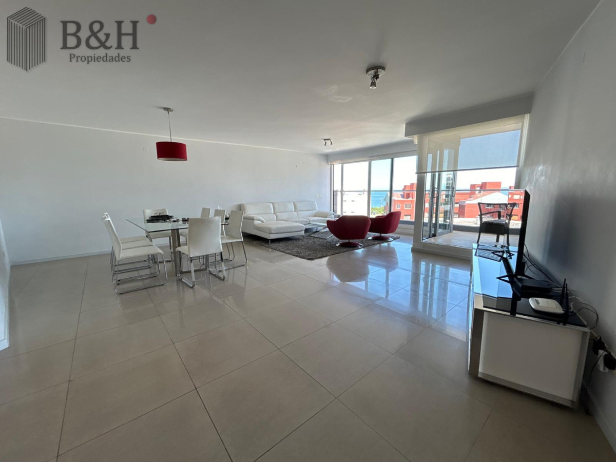 Apartamento ID.6205 - Apartamento de 3 dormitorios en venta, Punta del Este