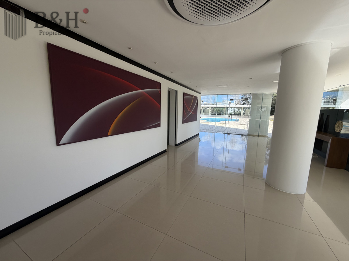 Apartamento ID.8055 - Apartamento 3 Dormitorios Avenida Roosevelt Punta del Este Cochera