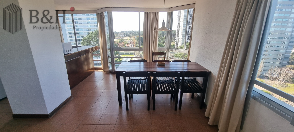 Apartamento ID.3312 - Amplio apartamento hermosas vistas 
