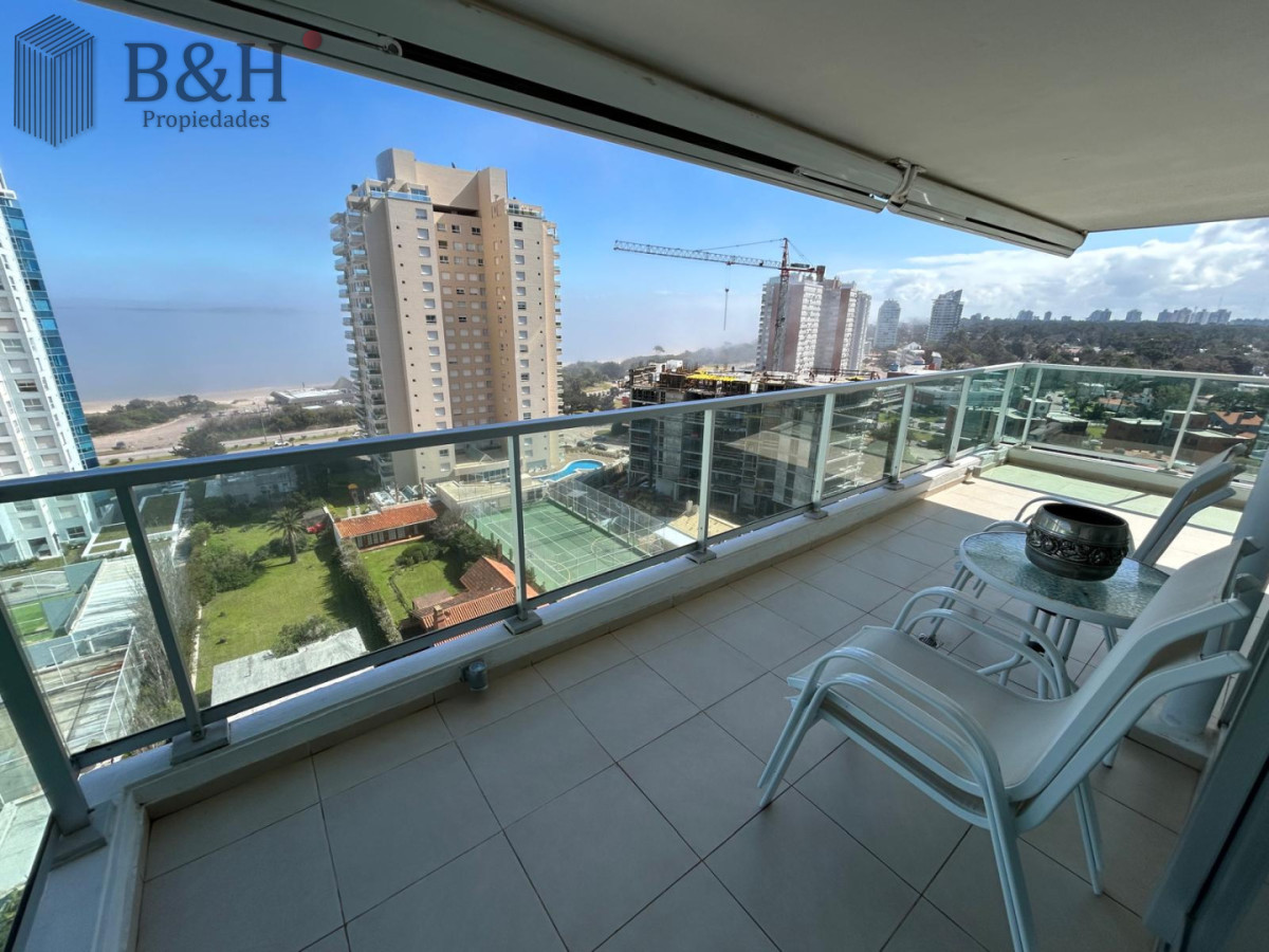 Apartamento ID.8036 - Venta Apartamento 3 Dormitorios Playa Mansa Punta del Este
