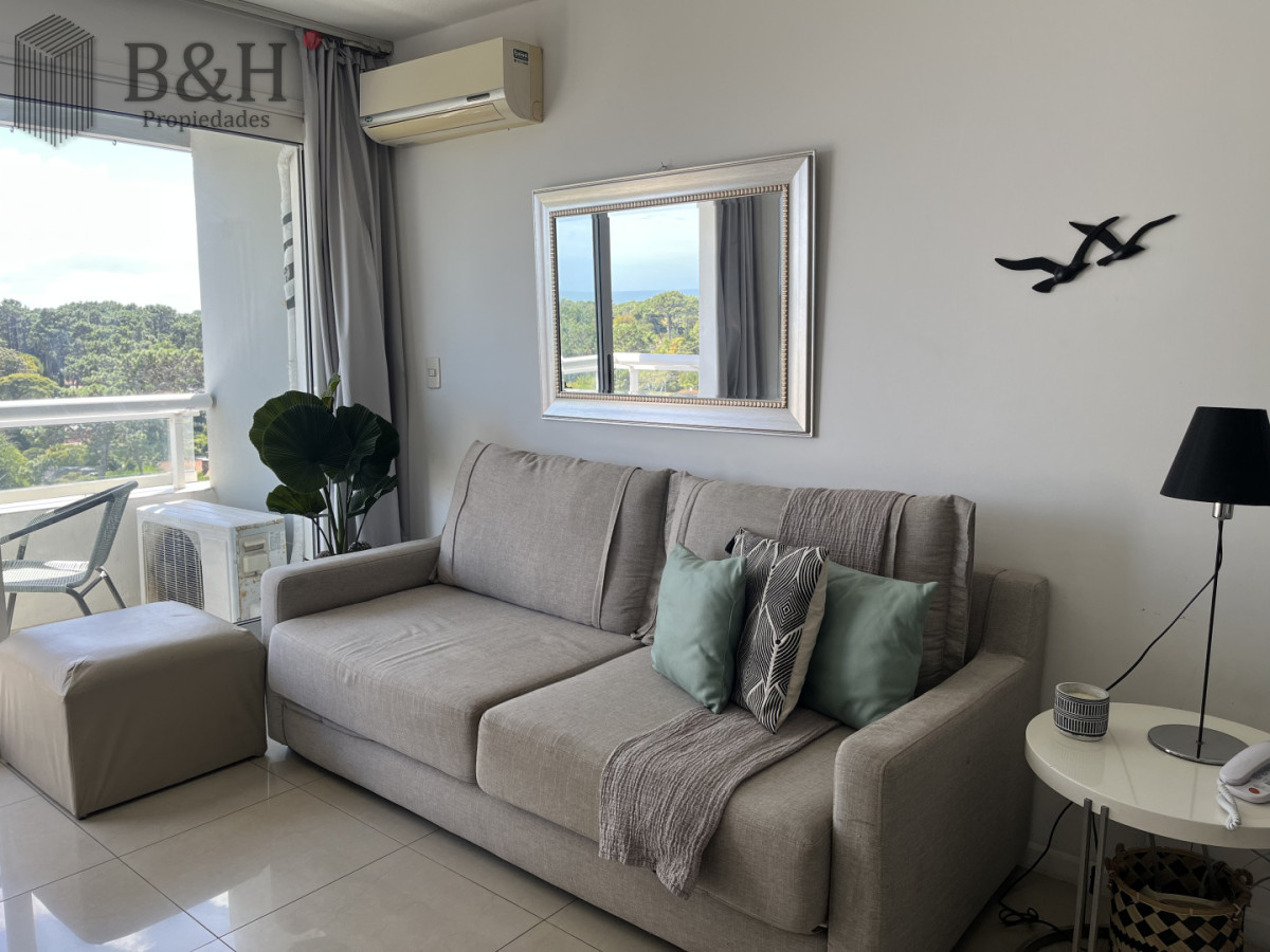 Apartamento ID.6737 - Alquiler invernal de apartamento de 1 dormitorio con cochera en zona Shopping