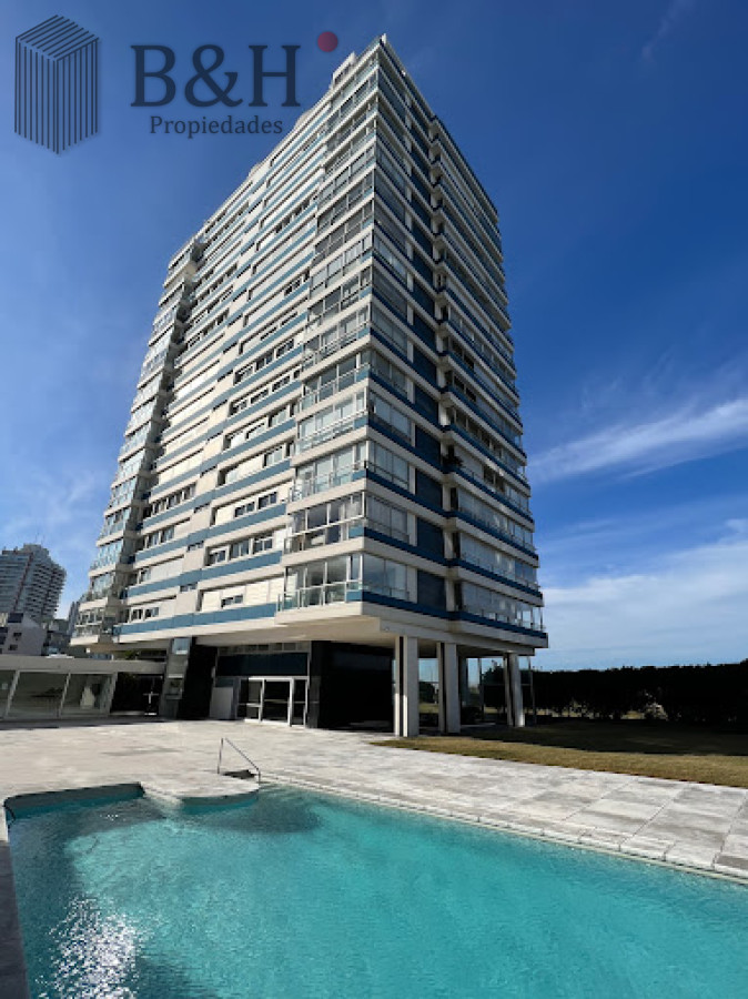 Apartamento ID.4342 - Apartamento de  4 dormitorios en venta - Punta del Este 
