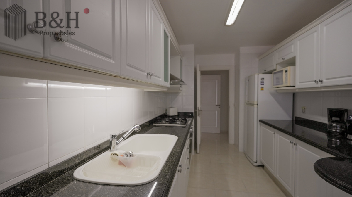 Apartamento ID.4809 - Apartamento de 3 dormitorios a la venta y en alquiler anual - Punta del Este 