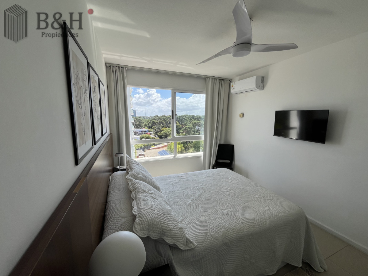 Apartamento ID.6737 - Alquiler invernal de apartamento de 1 dormitorio con cochera en zona Shopping