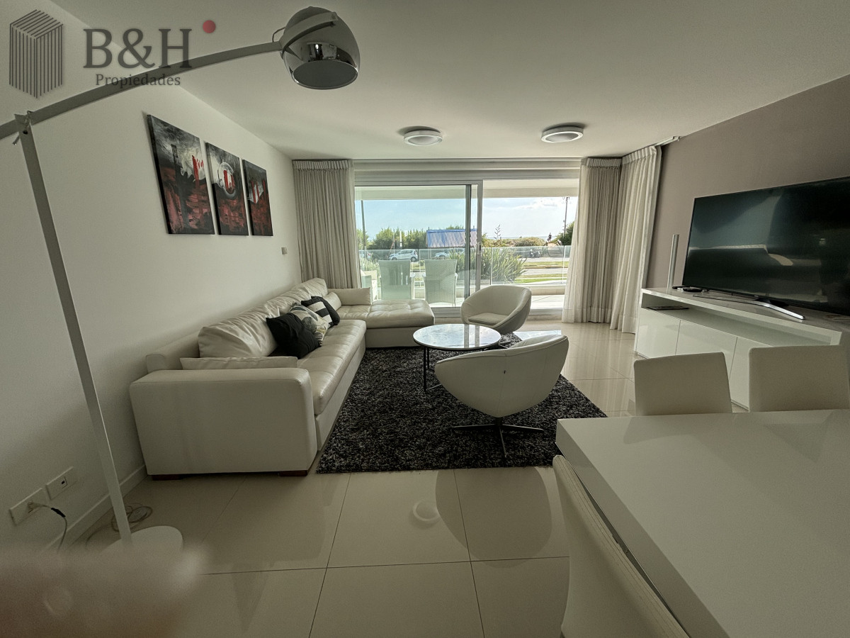 Apartamento ID.3792 - APARTAMENTO 3 DORMITORIOS MAS DEPENDENCIA - MANSA - PUNTA DEL ESTE