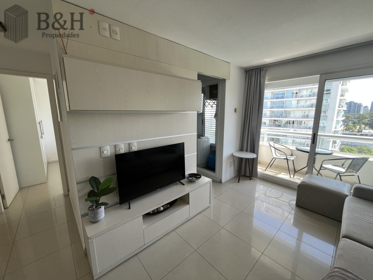 Apartamento ID.6737 - Alquiler invernal de apartamento de 1 dormitorio con cochera en zona Shopping