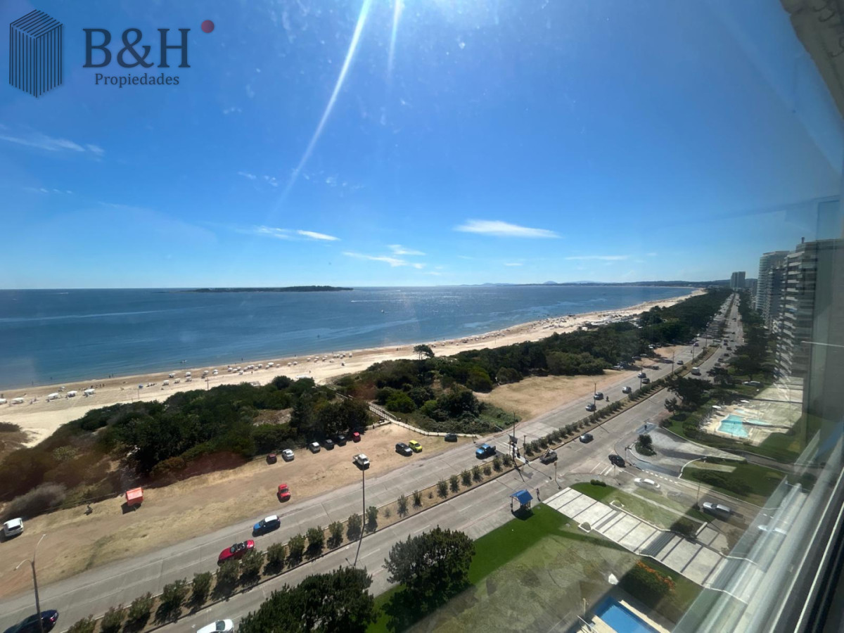 Apartamento ID.6230 - Apartamento de 3 dormitorios con vistas, en venta. Punta del Este