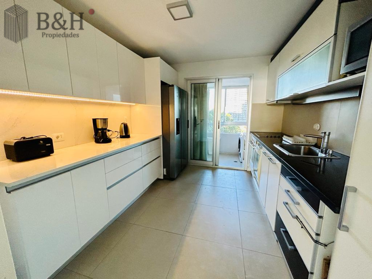 Apartamento ID.3412 -  Apartamento en  - Punta del Este. Zona Mansa a 50mts del mar