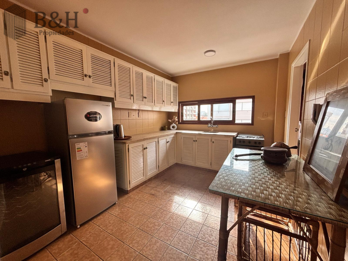 Apartamento ID.4983 - Apartamento de 4 dormitorios a la venta - Punta del Este