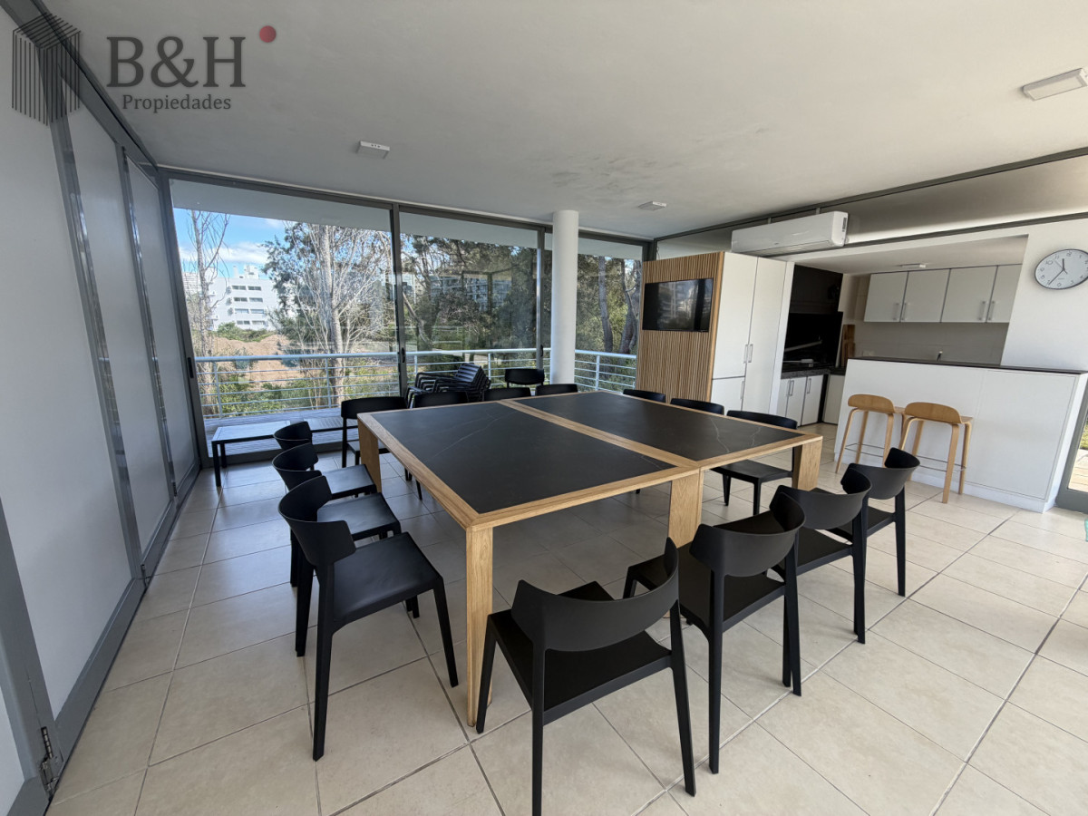 Apartamento ID.8055 - Apartamento 3 Dormitorios Avenida Roosevelt Punta del Este Cochera