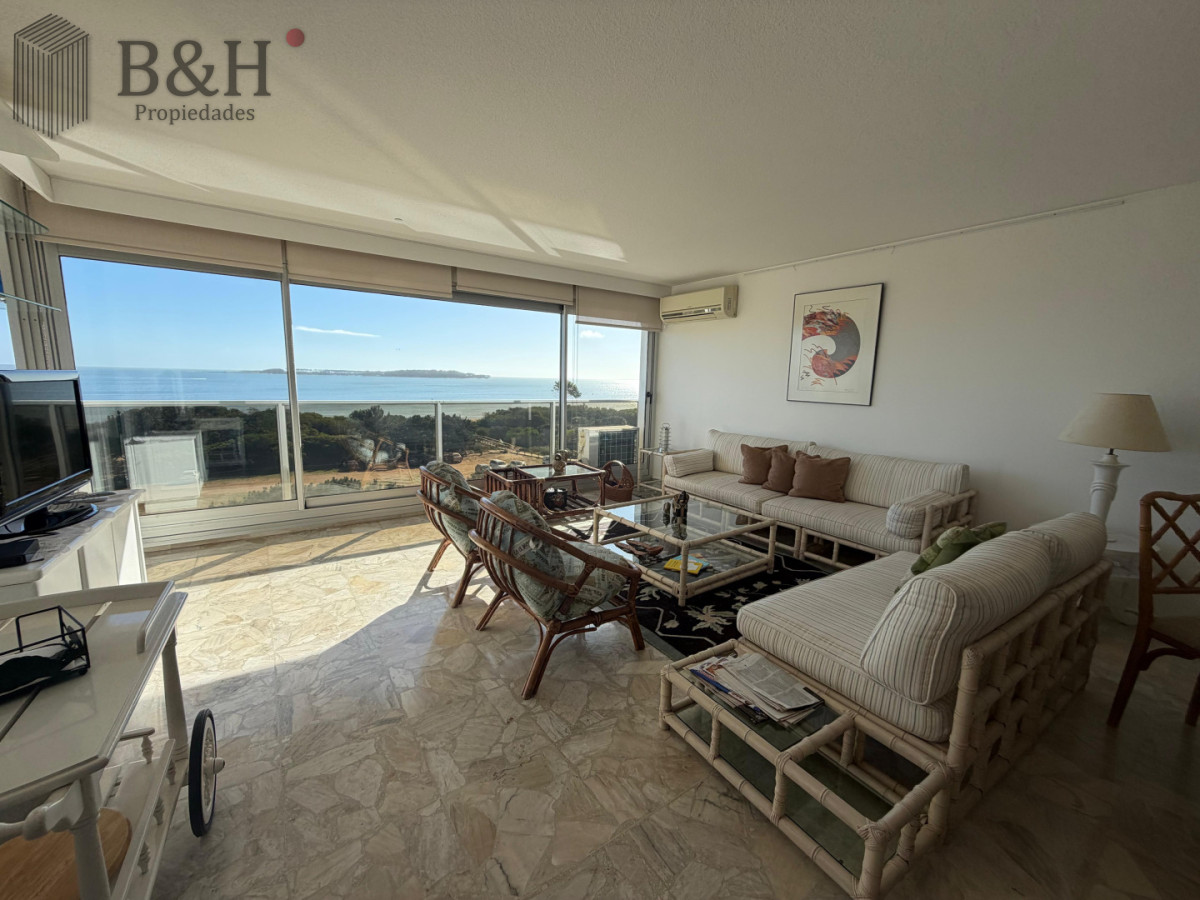 Apartamento ID.5228 - Apartamento de 4 dormitorios en venta, Punta del este 