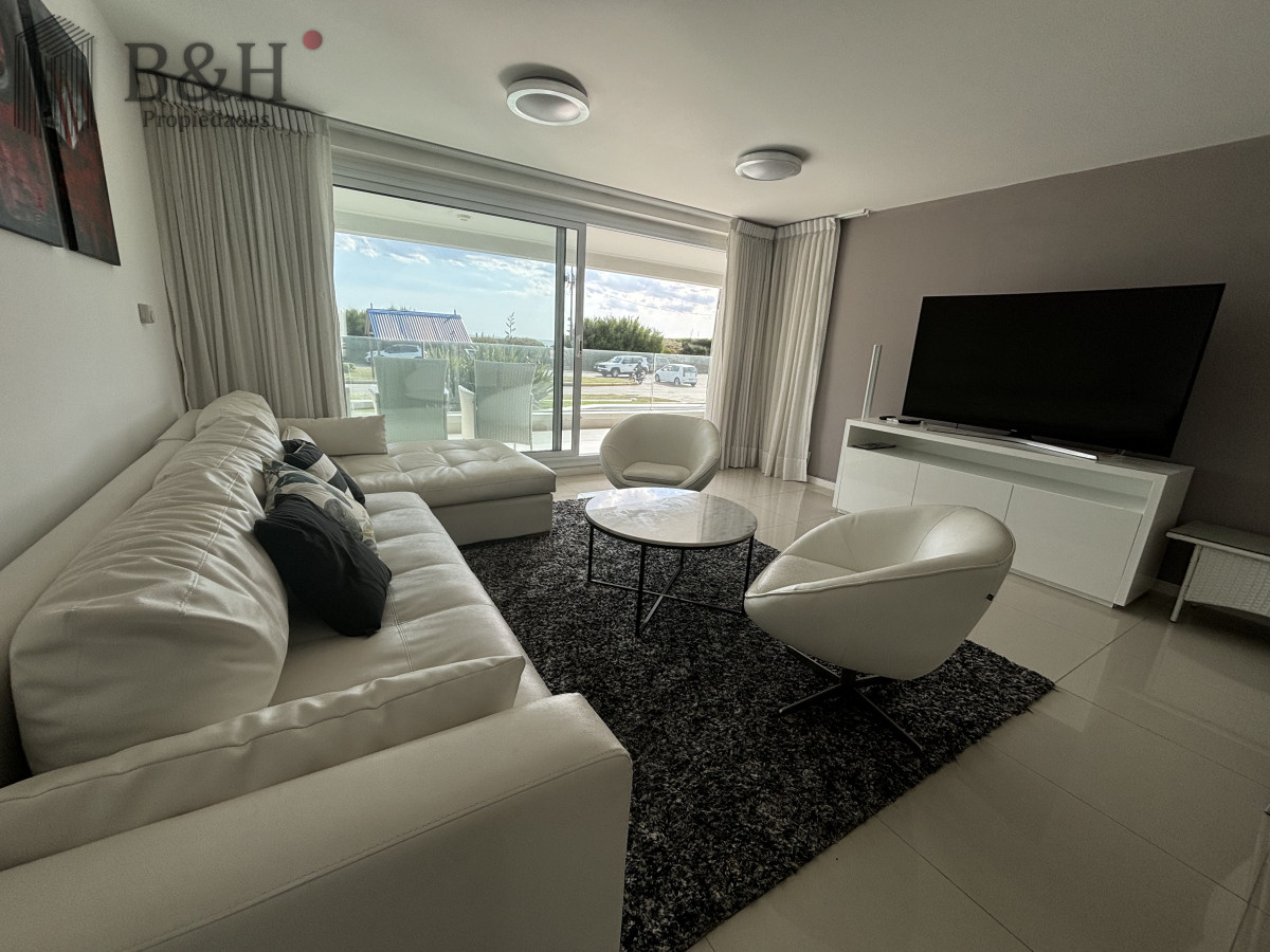 Apartamento ID.3792 - APARTAMENTO 3 DORMITORIOS MAS DEPENDENCIA - MANSA - PUNTA DEL ESTE