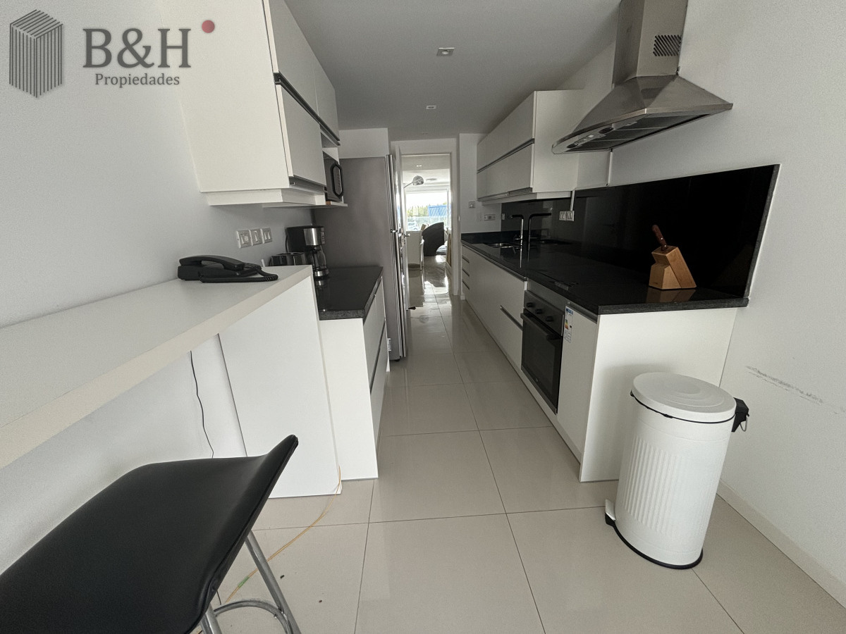 Apartamento ID.3792 - APARTAMENTO 3 DORMITORIOS MAS DEPENDENCIA - MANSA - PUNTA DEL ESTE