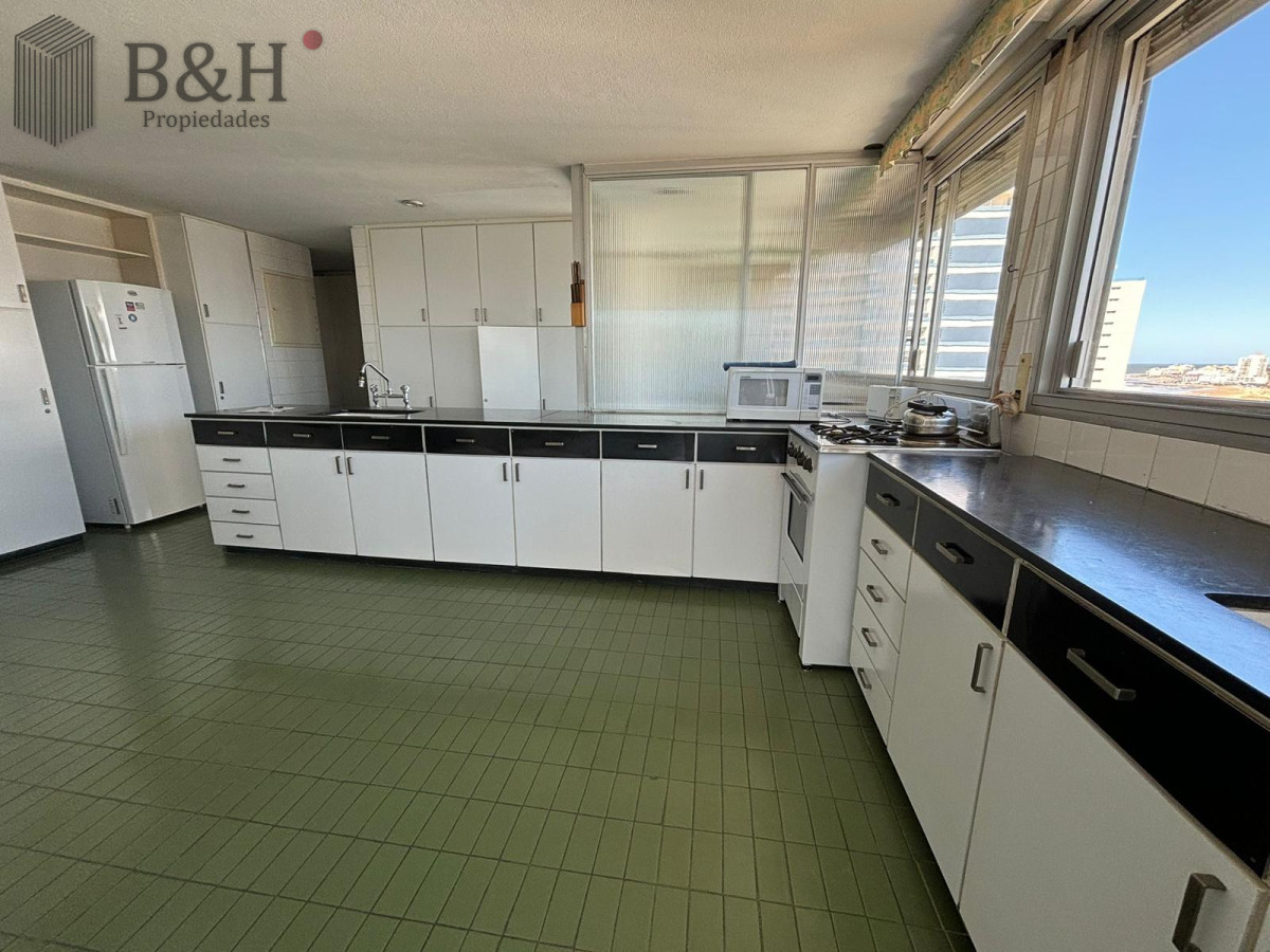 Apartamento ID.4352 - Apartamento de 3 dormitorios a la venta - Brava 