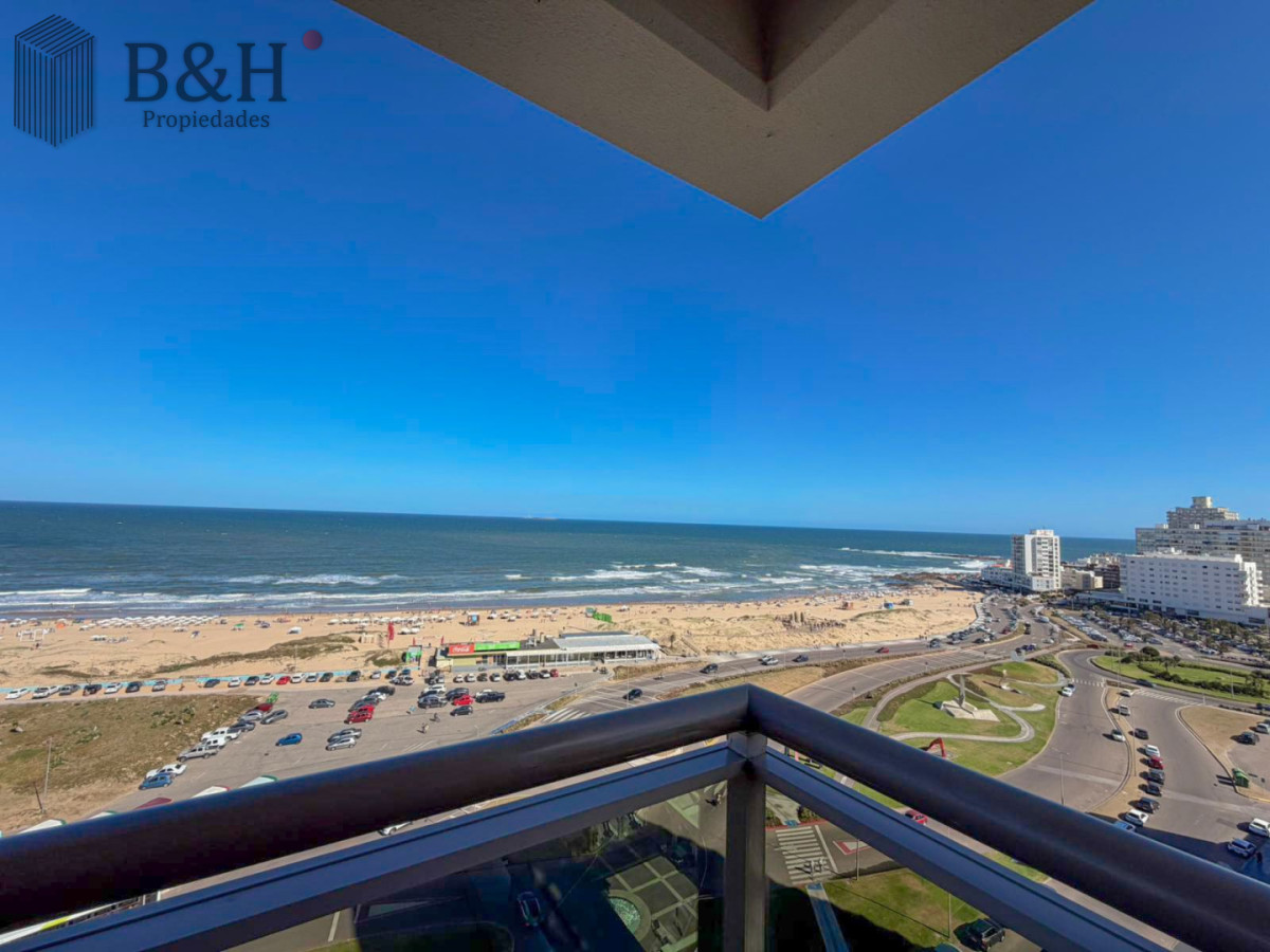 Apartamento ID.5660 - Apartamento de 3 dormitorios en venta, Punta del Este