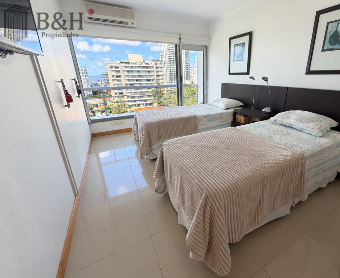 Apartamento ID.8055 - Apartamento 3 Dormitorios Avenida Roosevelt Punta del Este Cochera