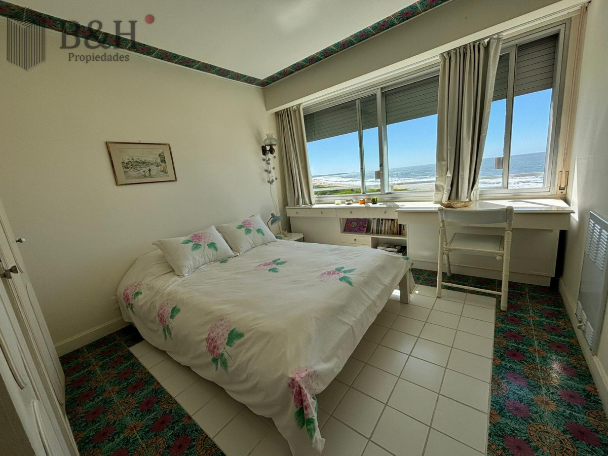Apartamento ID.4342 - Apartamento de  4 dormitorios en venta - Punta del Este 