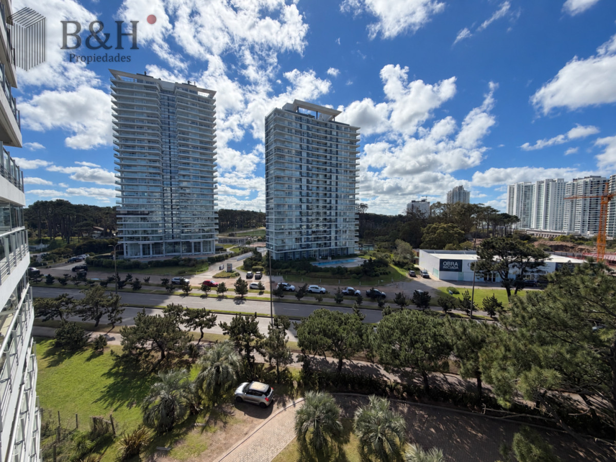 Apartamento ID.8055 - Apartamento 3 Dormitorios Avenida Roosevelt Punta del Este Cochera