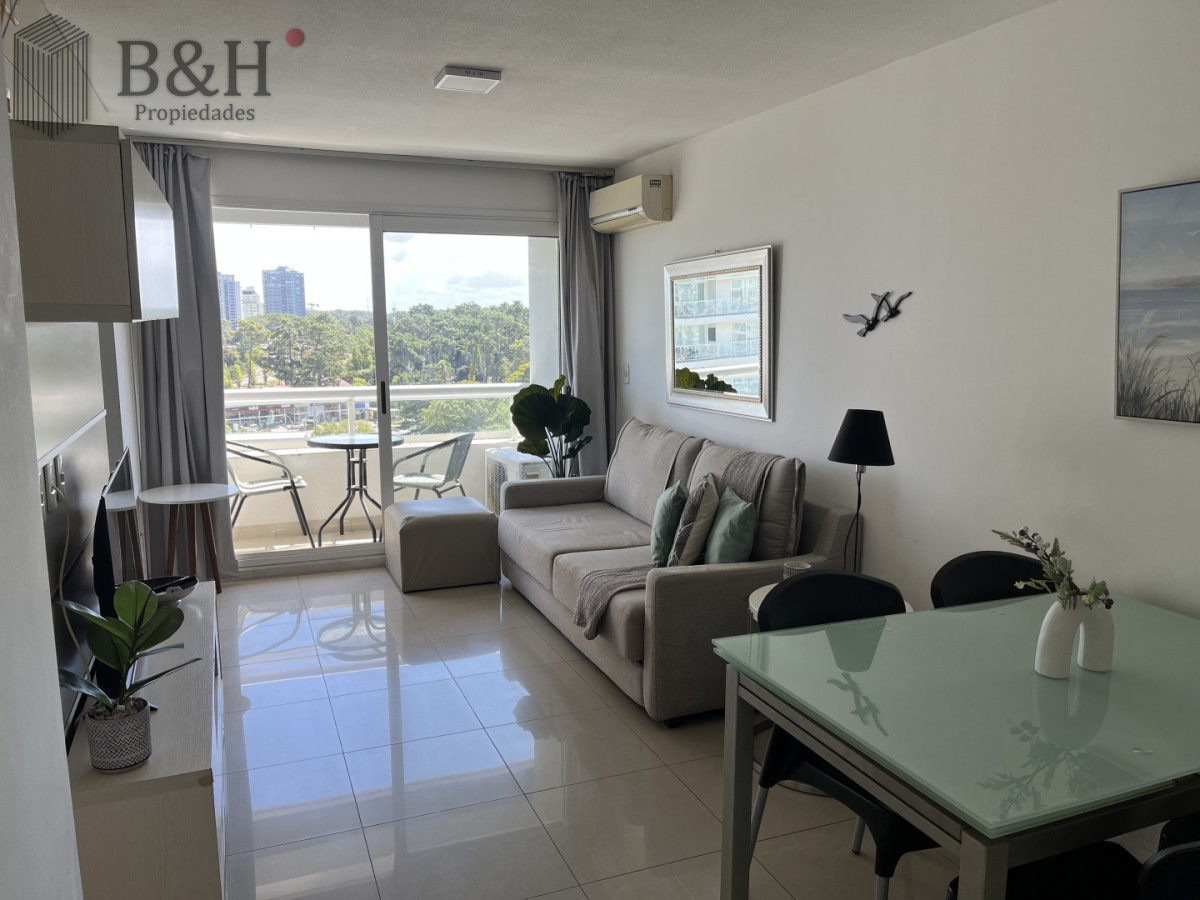 Apartamento ID.6737 - Alquiler invernal de apartamento de 1 dormitorio con cochera en zona Shopping