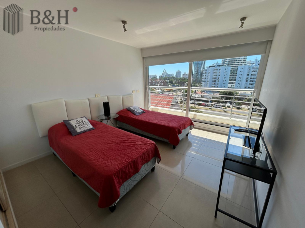 Apartamento ID.6205 - Apartamento de 3 dormitorios en venta, Punta del Este