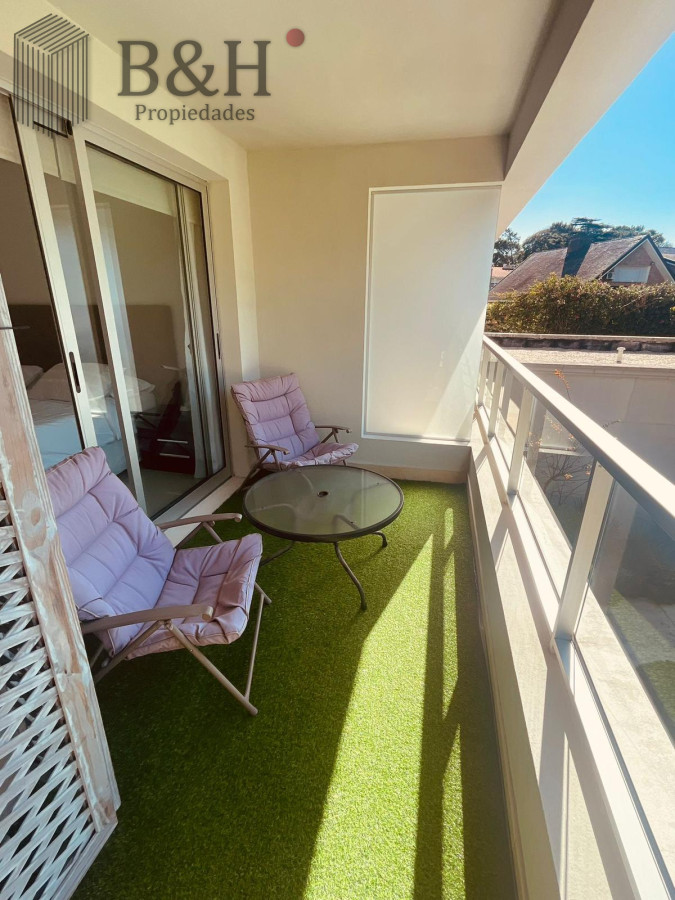 Apartamento ID.4116 - Apartamento de 2 dormitorios en suite - Punta del Este 