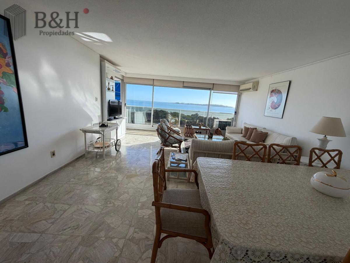 Apartamento ID.5228 - Apartamento de 4 dormitorios en venta, Punta del este 