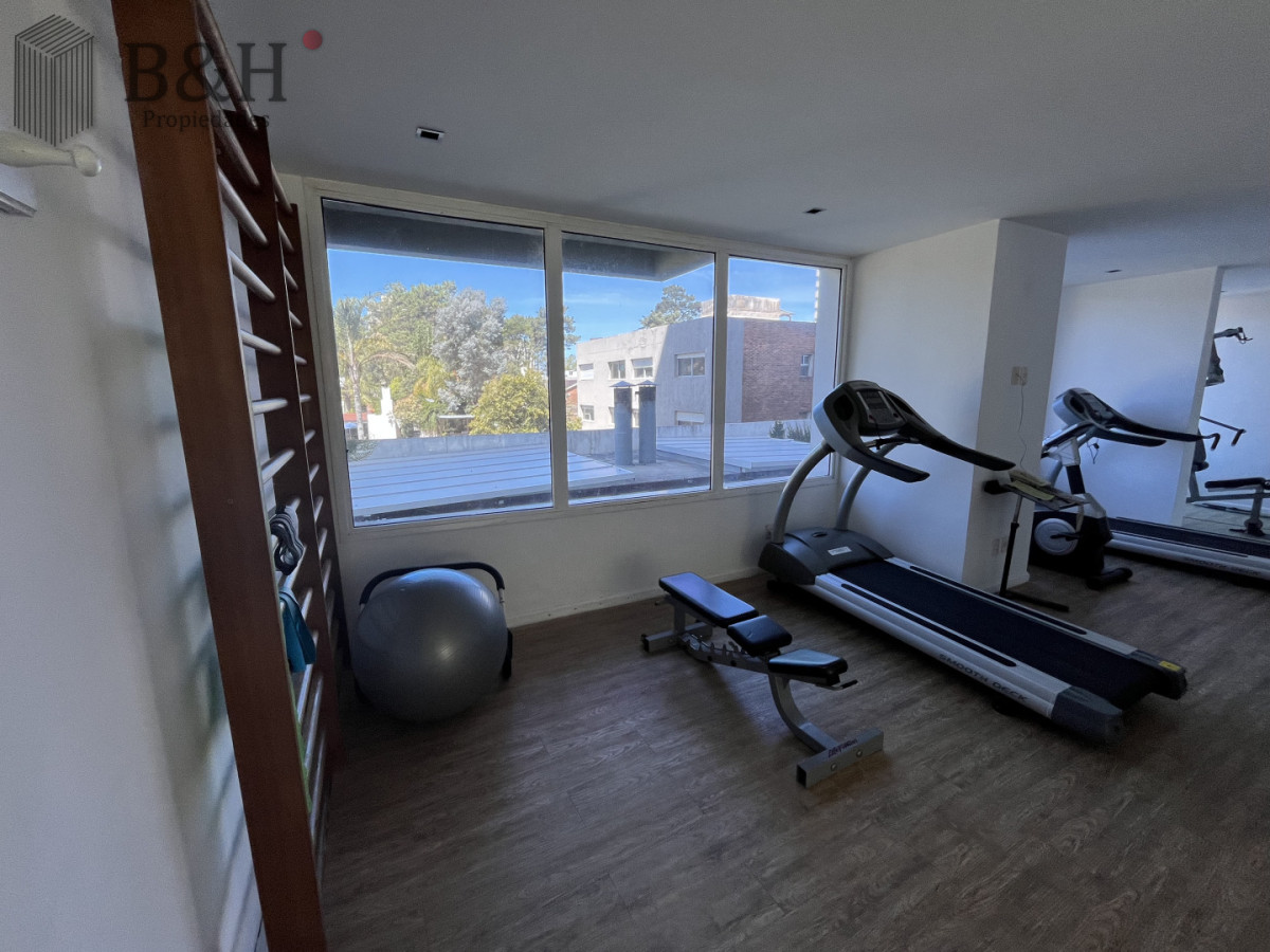 Apartamento ID.6737 - Alquiler invernal de apartamento de 1 dormitorio con cochera en zona Shopping
