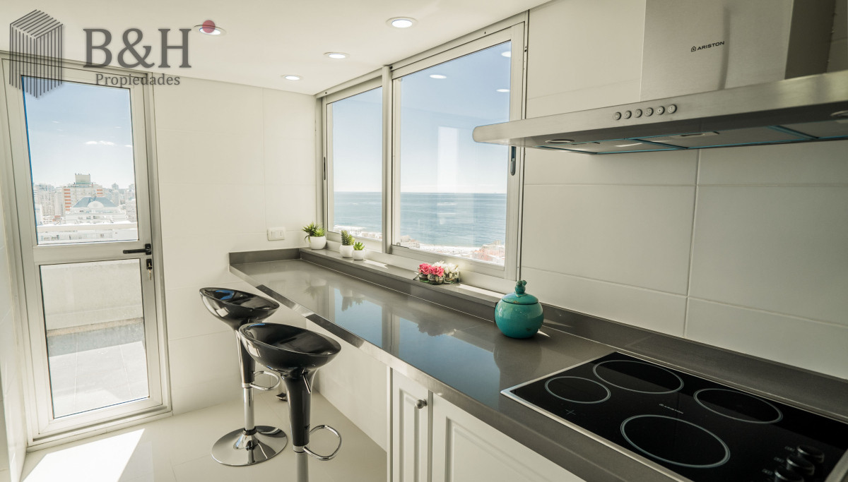 Apartamento ID.5373 - Excelente Penthouse en venta punta del este 
