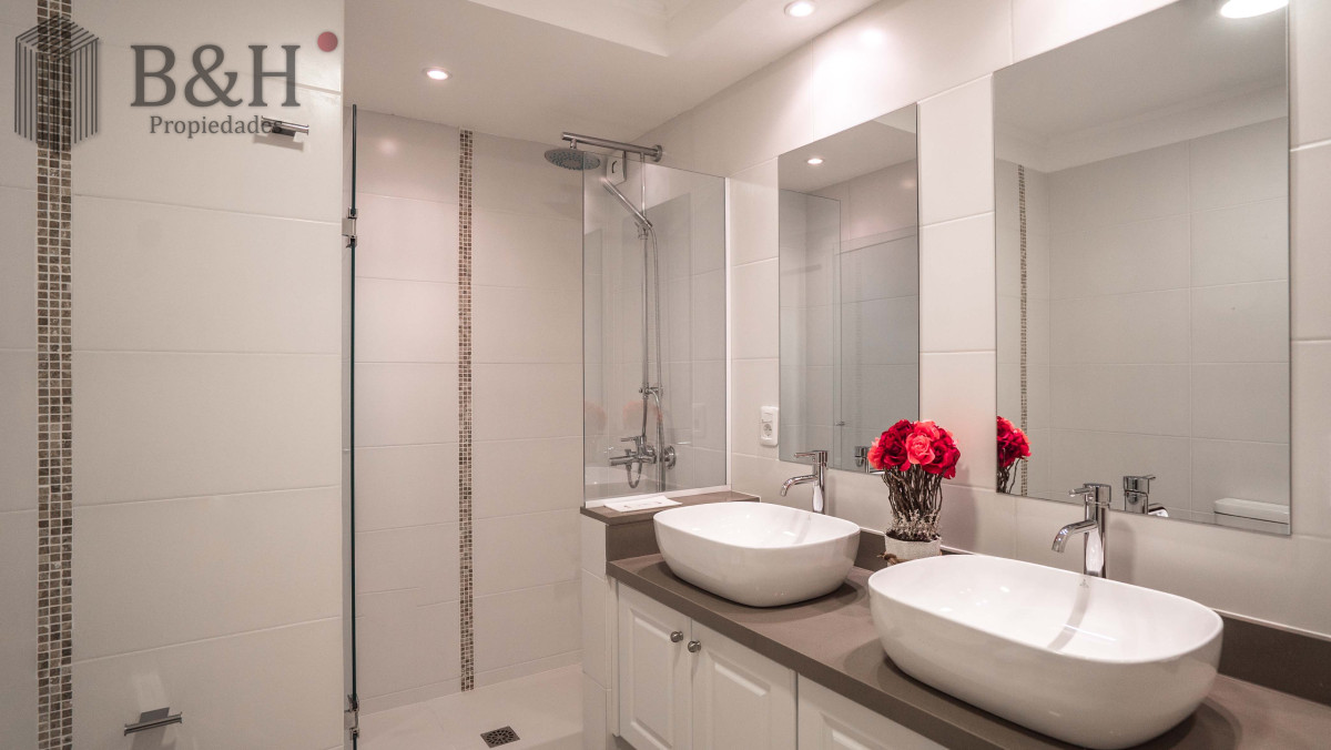 Apartamento ID.5373 - Excelente Penthouse en venta punta del este 