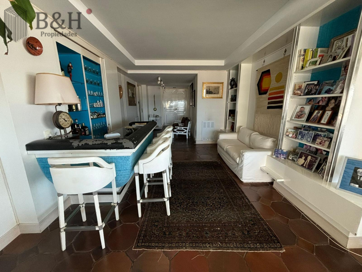 Apartamento ID.4342 - Apartamento de  4 dormitorios en venta - Punta del Este 