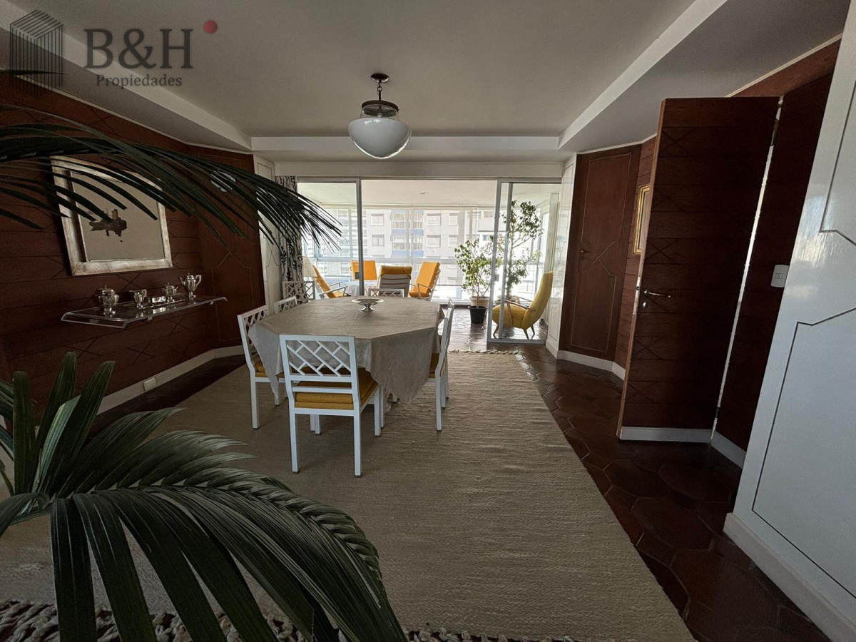 Apartamento ID.4342 - Apartamento de  4 dormitorios en venta - Punta del Este 