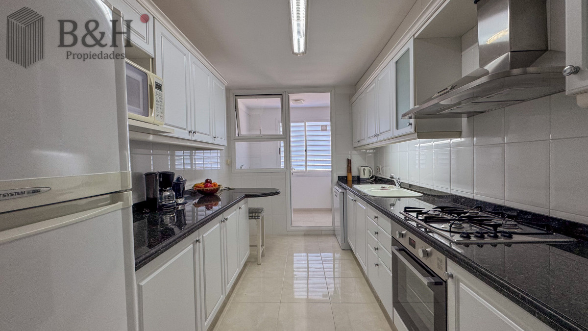Apartamento ID.4809 - Apartamento de 3 dormitorios a la venta y en alquiler anual - Punta del Este 