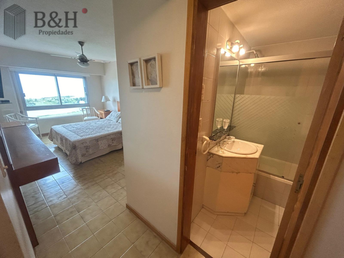 Apartamento ID.7128 - Hermoso apartamento en venta 2 dormitorios primera linea en brava 