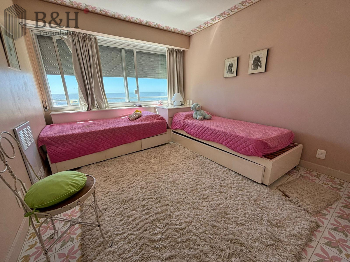 Apartamento ID.4342 - Apartamento de  4 dormitorios en venta - Punta del Este 