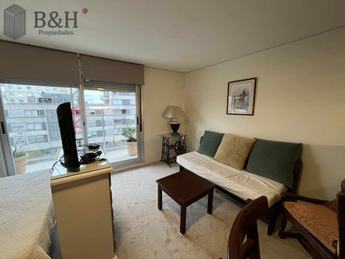 Apartamento ID.7022 - Monoambiente en alquiler con Garaje - Cerca de Atlántico Shopping
